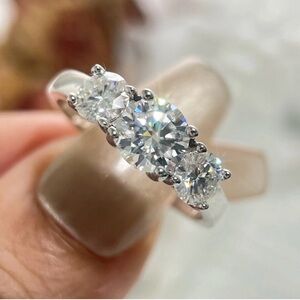 Elegant Silver Women's Ring